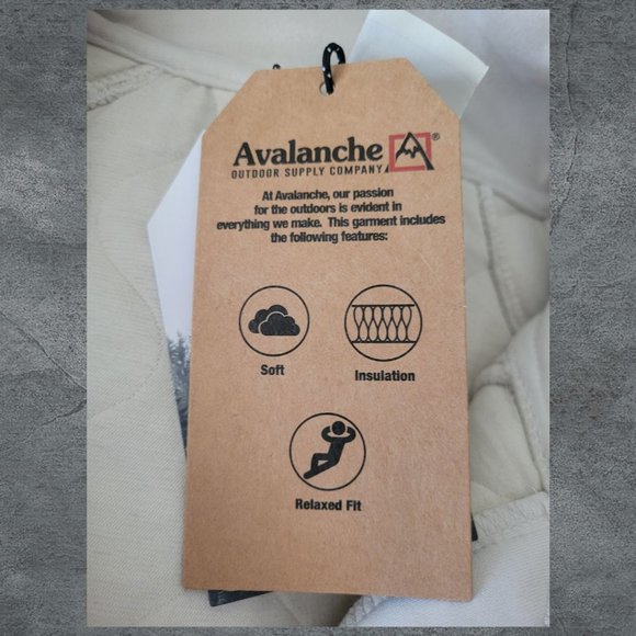 Avalanche Outdoor Supply Pullover - NWT Size L - Quilted 1/4 Zip - Picture 12 of 15